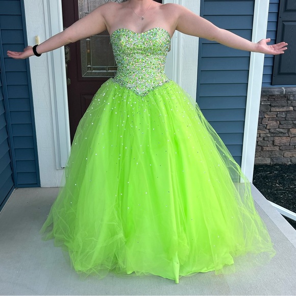 PAPARAZZI BY MORI LEE Lime Green Prom Dress - Picture 3 of 7